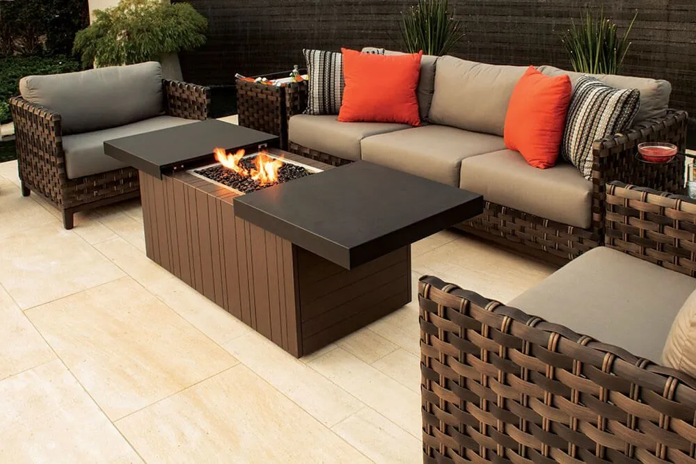 Nevis Firepit Set